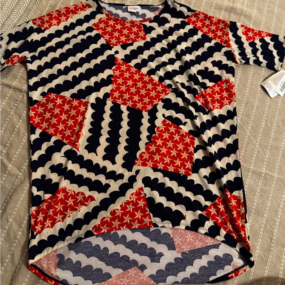 LuLaRoe Navy and Cream Scallop Top Sz M NWT